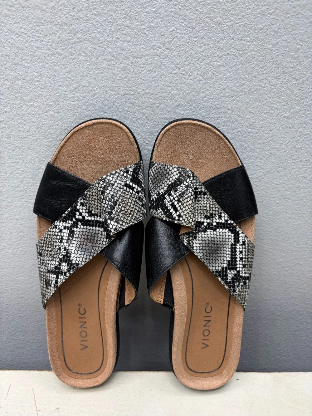 Vionic Snake Skin Hayden Slide Sandals Size 8